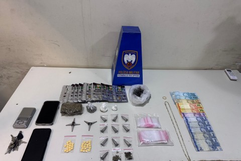 PM de Guarapari apreende drogas e celulares