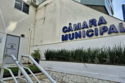 Câmara rejeita denúncia contra vereador que gritou com médica em Guarapari